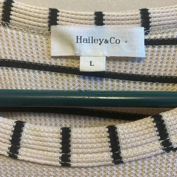 Sweater - Picture 4 of 5